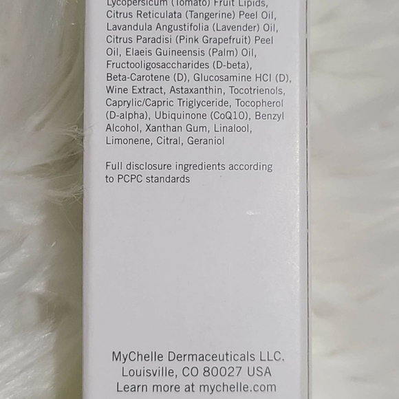 MyChelle Dermaceuticals, Perfect C Serum NIB - Picture 3 of 3